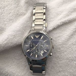 Watch -50m water resistant